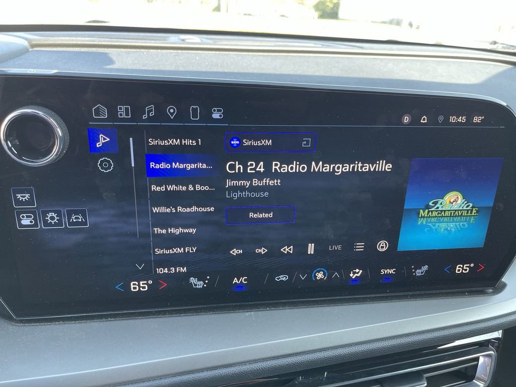 Used 2025 Chevrolet Traverse LT image 16