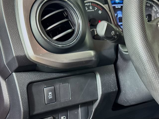 Certified 2023 Toyota Tacoma SR5 AWD/4WD image 19