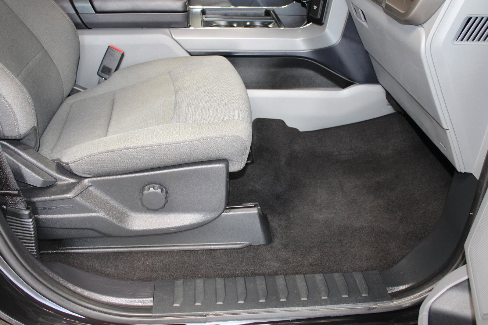 Used 2024 Ford F150 XLT w/ Mobile Office Package image 23