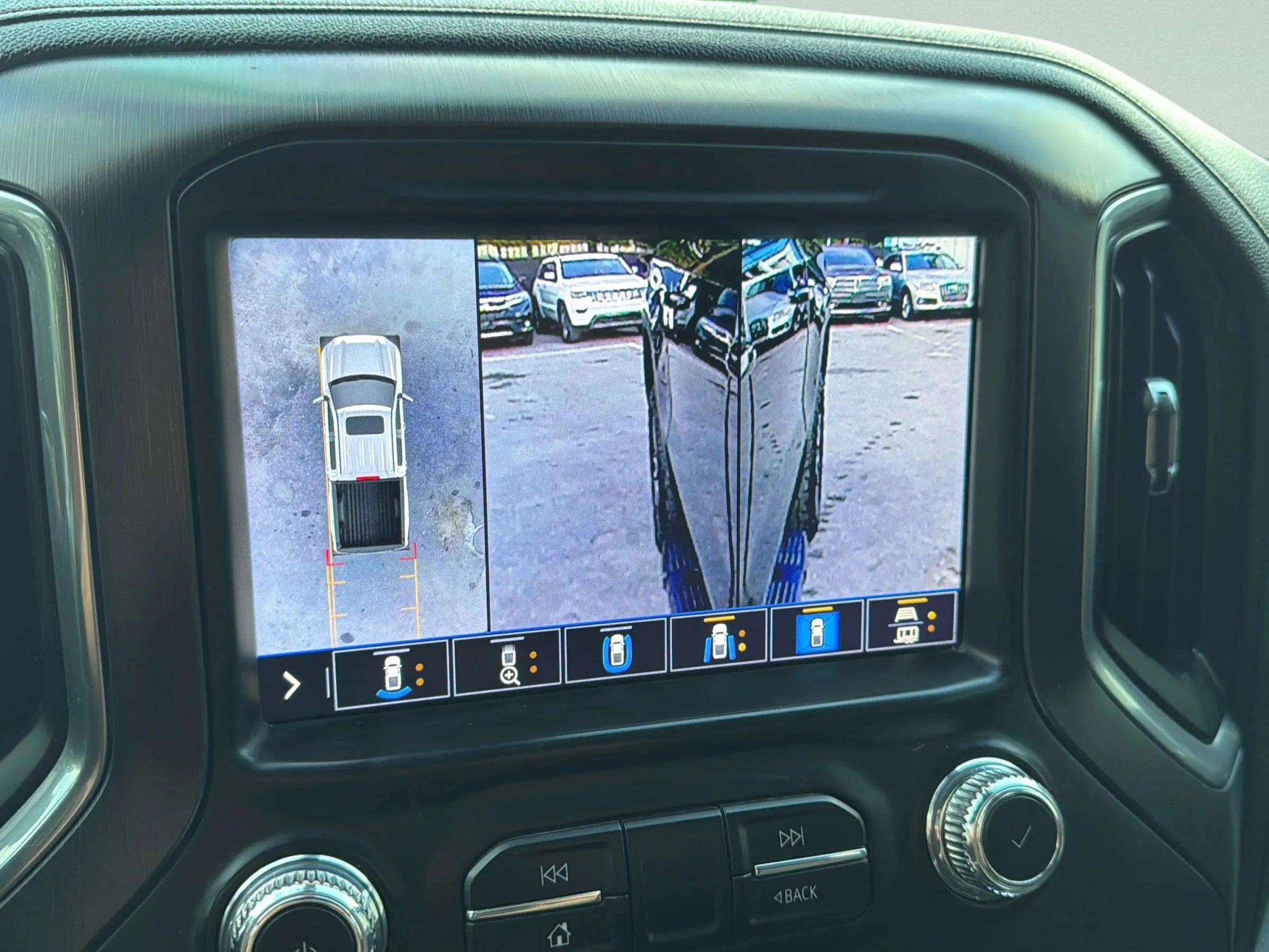 Used 2020 GMC Sierra 1500 AT4 w/ AT4 Premium Package image 25