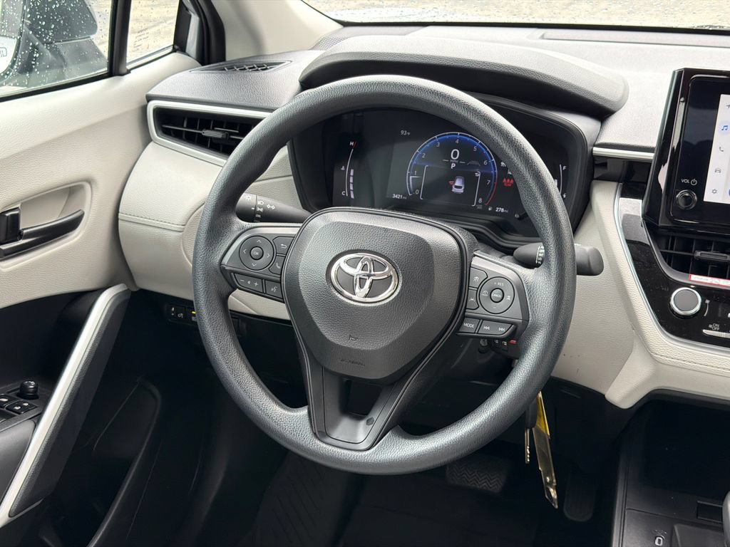 Used 2026 Toyota Corolla Cross L FWD image 28