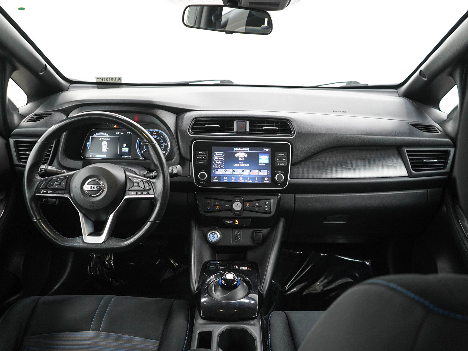 Used 2020 Nissan Leaf SV FWD image 13