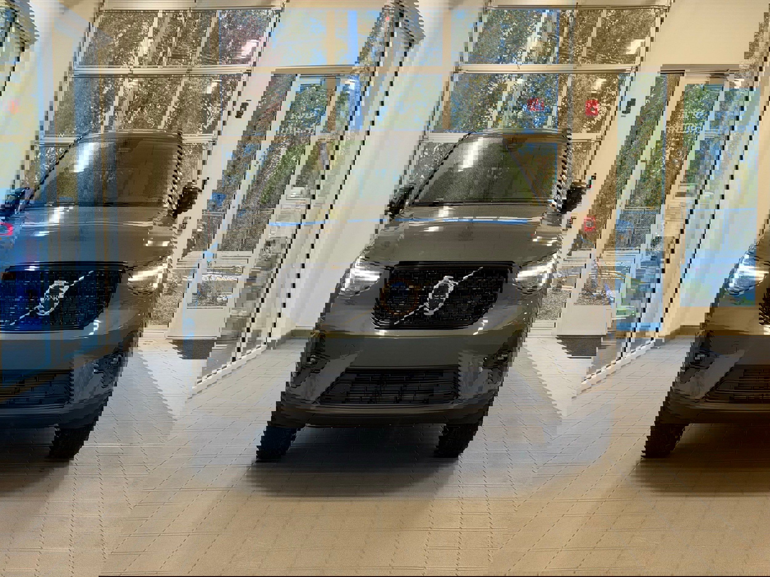 New 2026 Volvo XC40 B5 Ultra w/ Protection Package Premier image 3