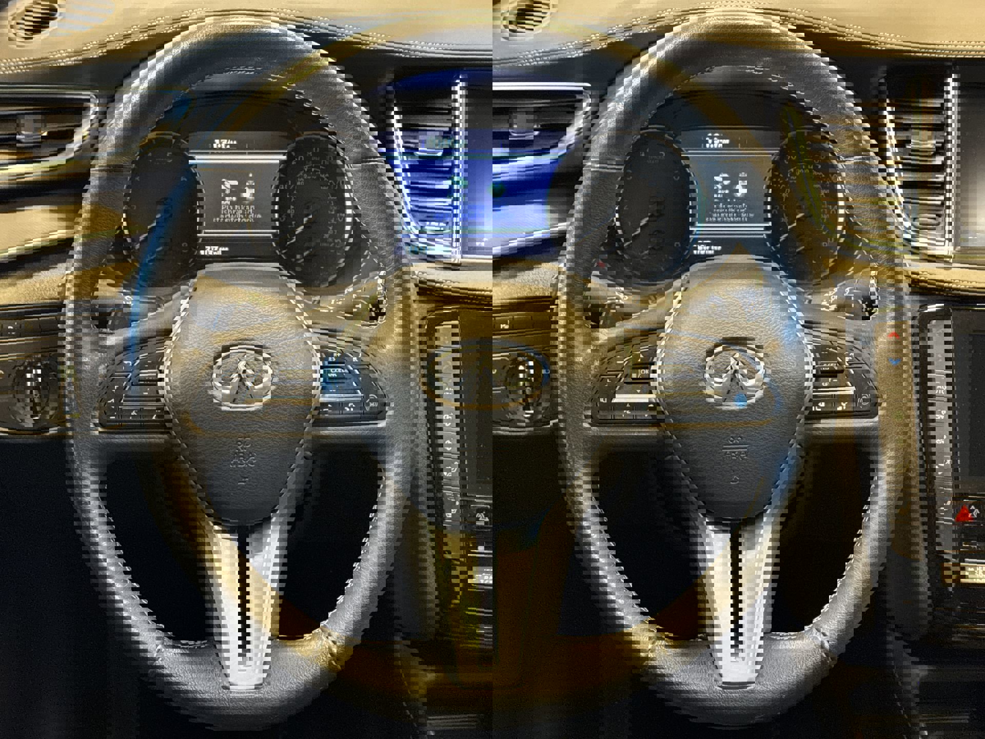 Certified 2025 INFINITI QX55 Luxe w/ Cargo Package image 13