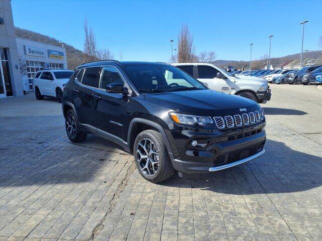 Used 2025 Jeep Compass Limited w/ Sun & Sound Group AWD/4WD image 7