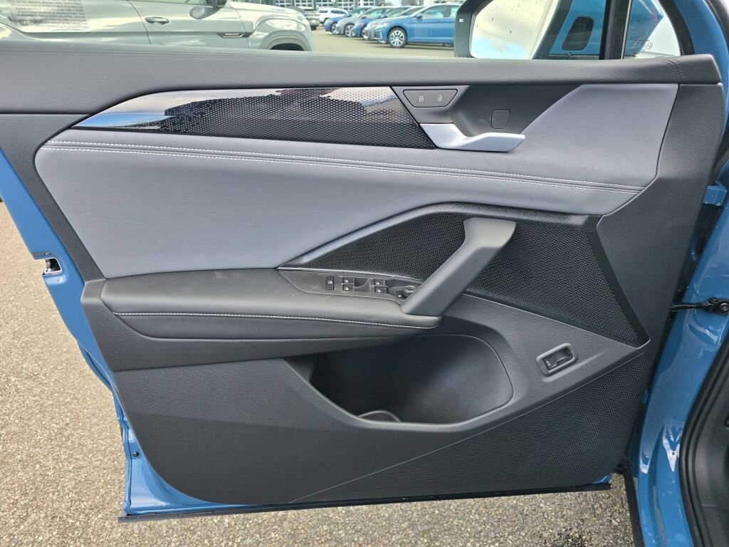 New 2026 Volkswagen Tiguan SE image 34