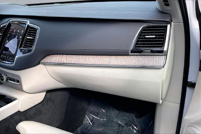 Certified 2024 Volvo XC90 T8 Ultimate w/ Protection Package Premier AWD/4WD image 20