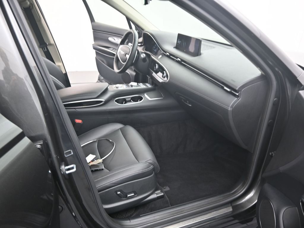 Used 2025 Genesis GV70 2.5T AWD/4WD image 21