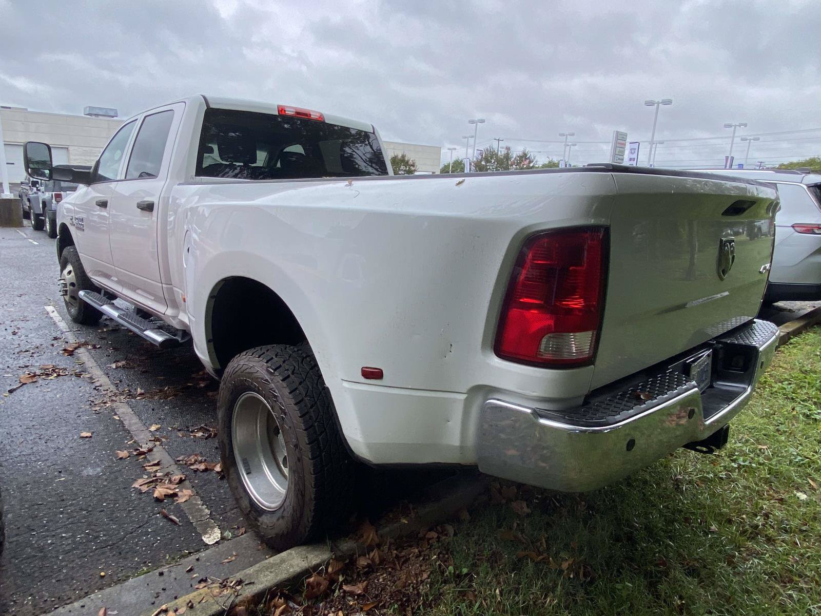 Used 2016 RAM 3500 Tradesman w/ Chrome Appearance Group AWD/4WD image 6