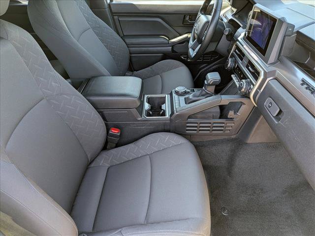Used 2025 Toyota Tacoma SR5 AWD/4WD image 20