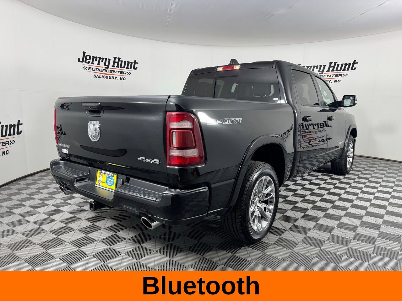 Used 2022 RAM 1500 Laramie w/ Sport Appearance Package AWD/4WD image 7