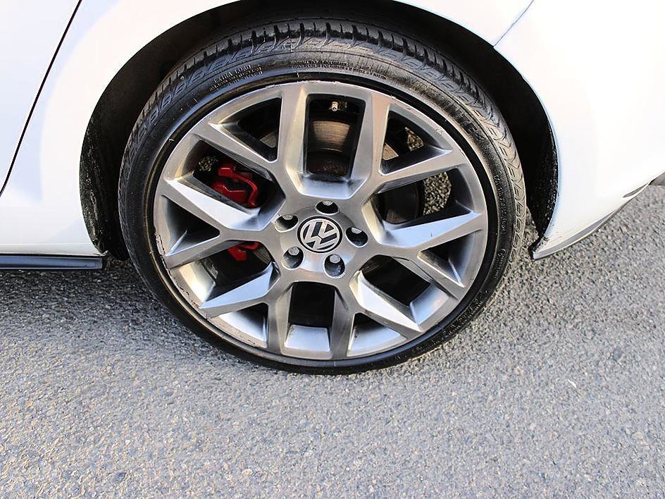 Used 2017 Volkswagen GTI SE FWD image 8