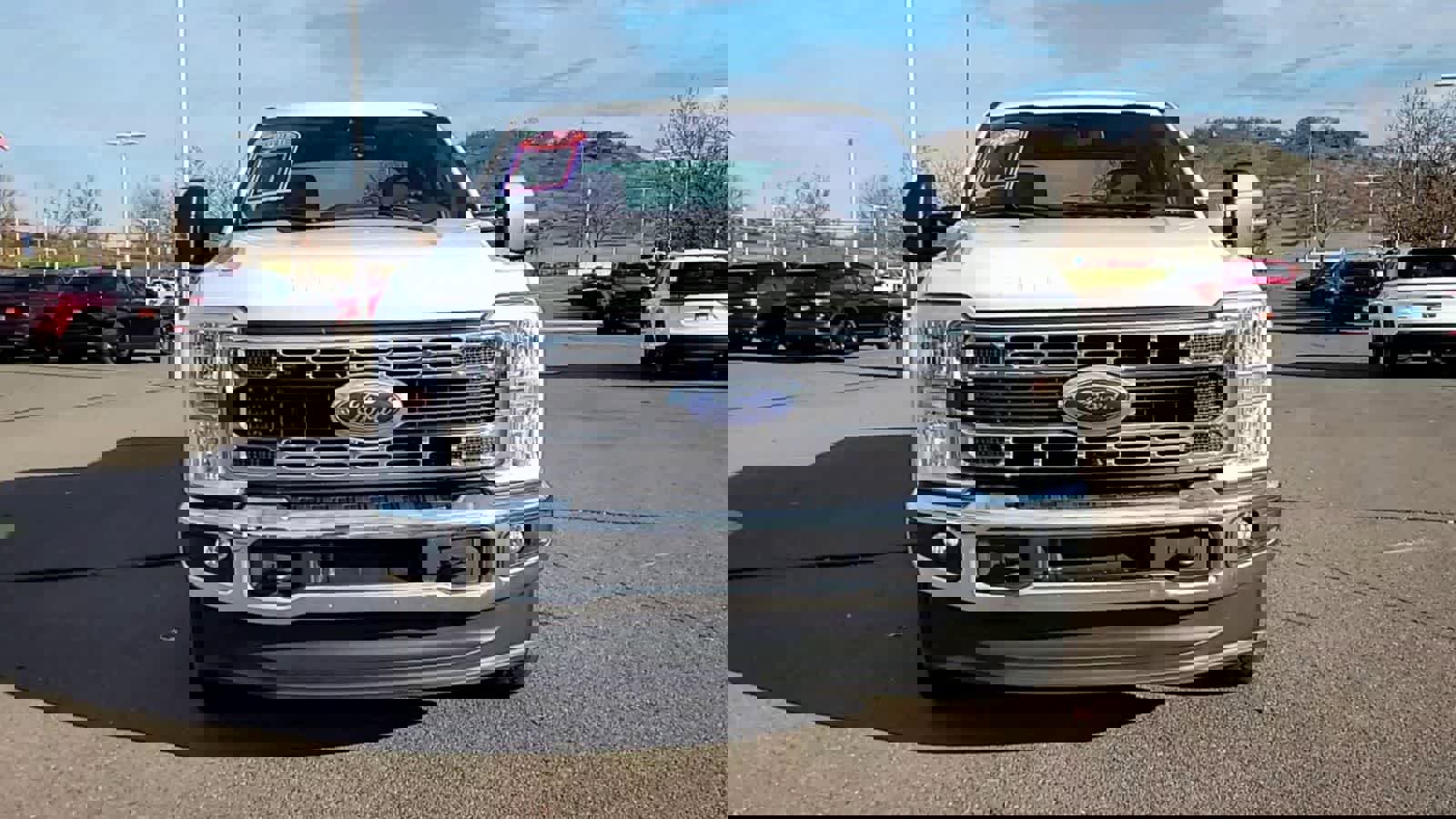 Used 2023 Ford F350 XLT image 3