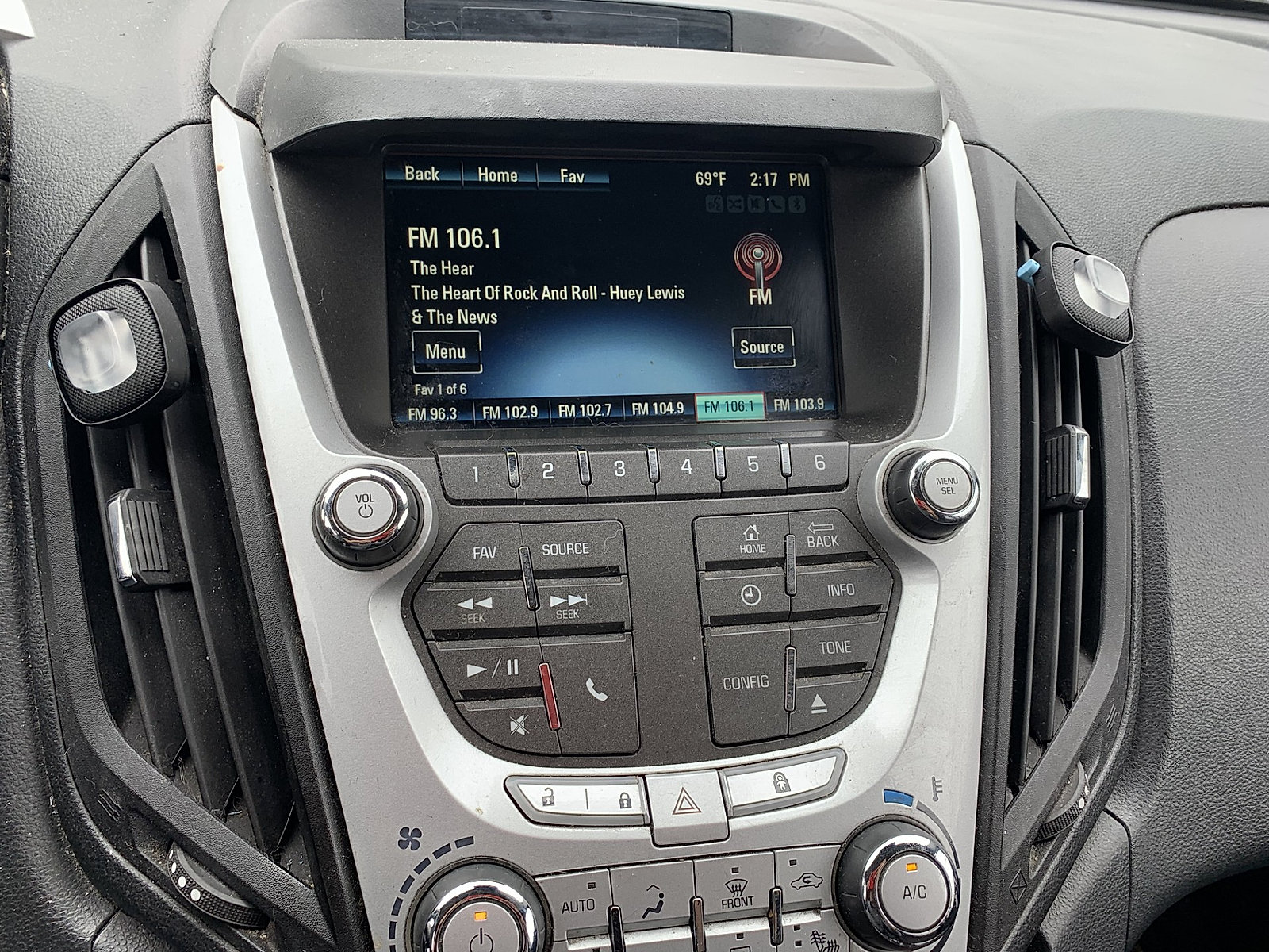 Used 2015 Chevrolet Equinox LT w/ Chrome Appearance Package FWD image 7