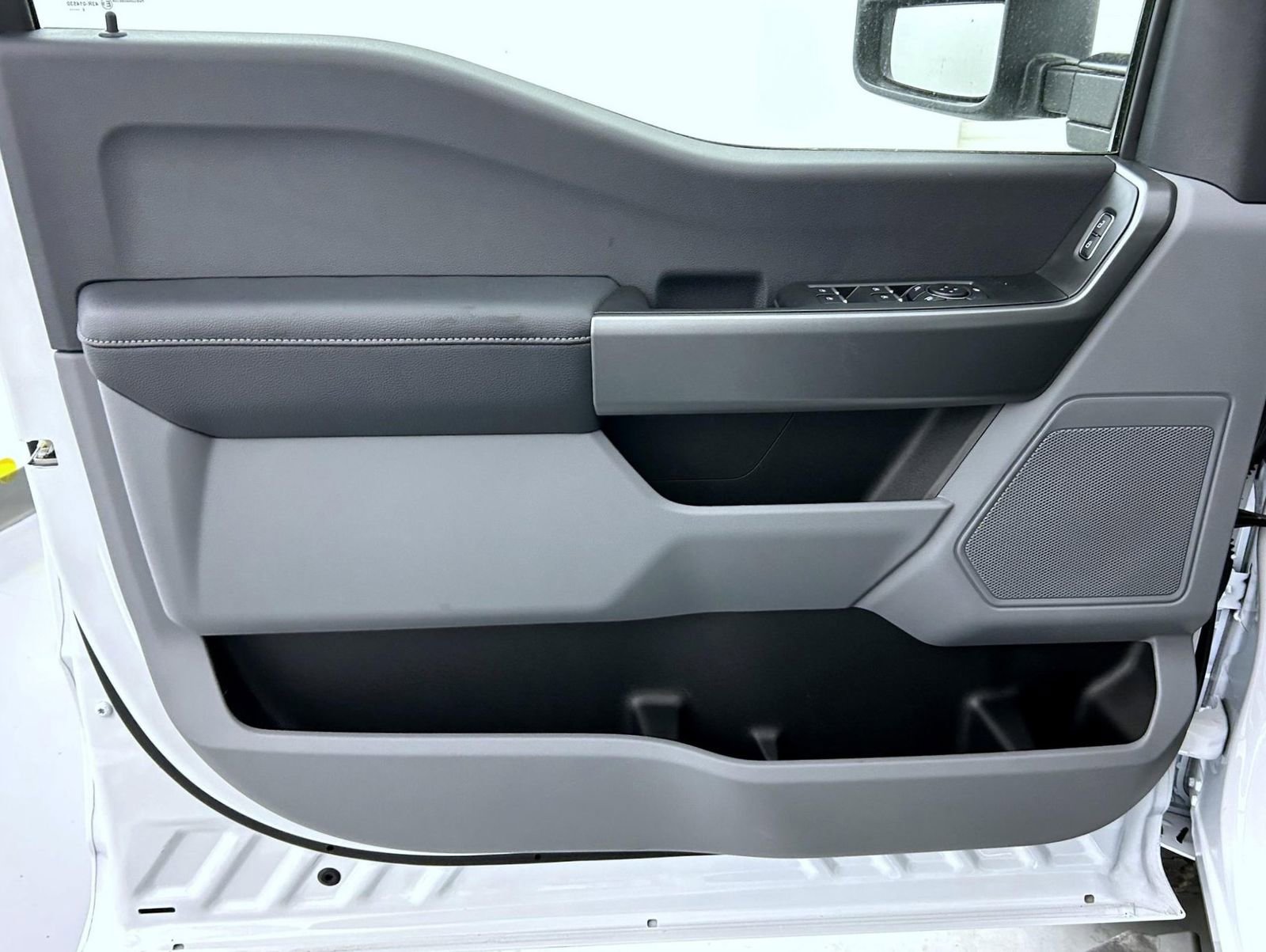 New 2026 Ford F250 XLT w/ FX4 Off-Road Package image 9