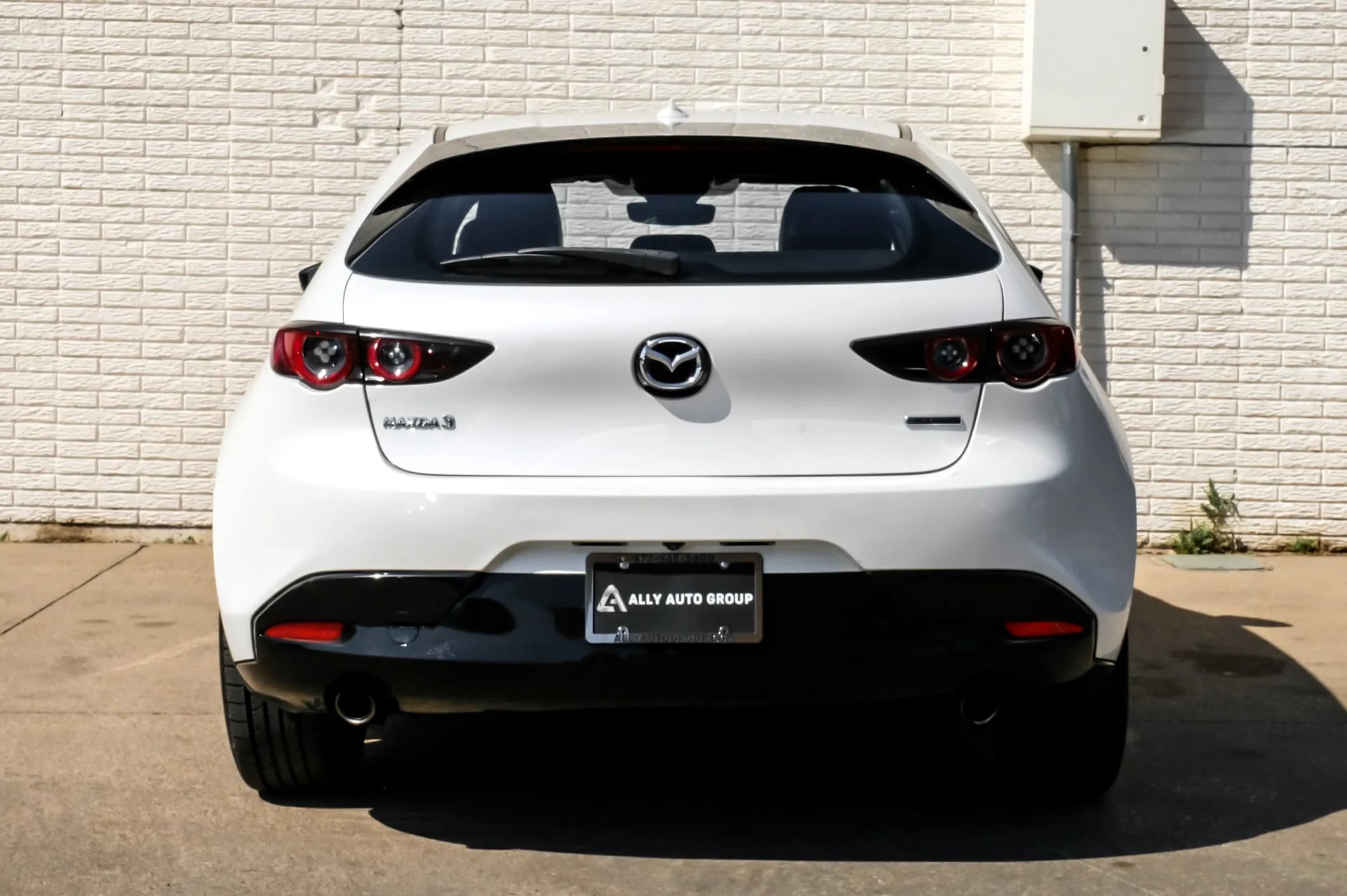 Used 2019 MAZDA MAZDA3 Hatchback w/ Preferred Package FWD image 8