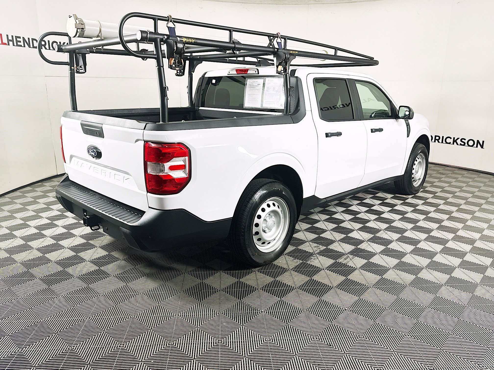 Used 2025 Ford Maverick XLT w/ Equipment Group 302A image 3