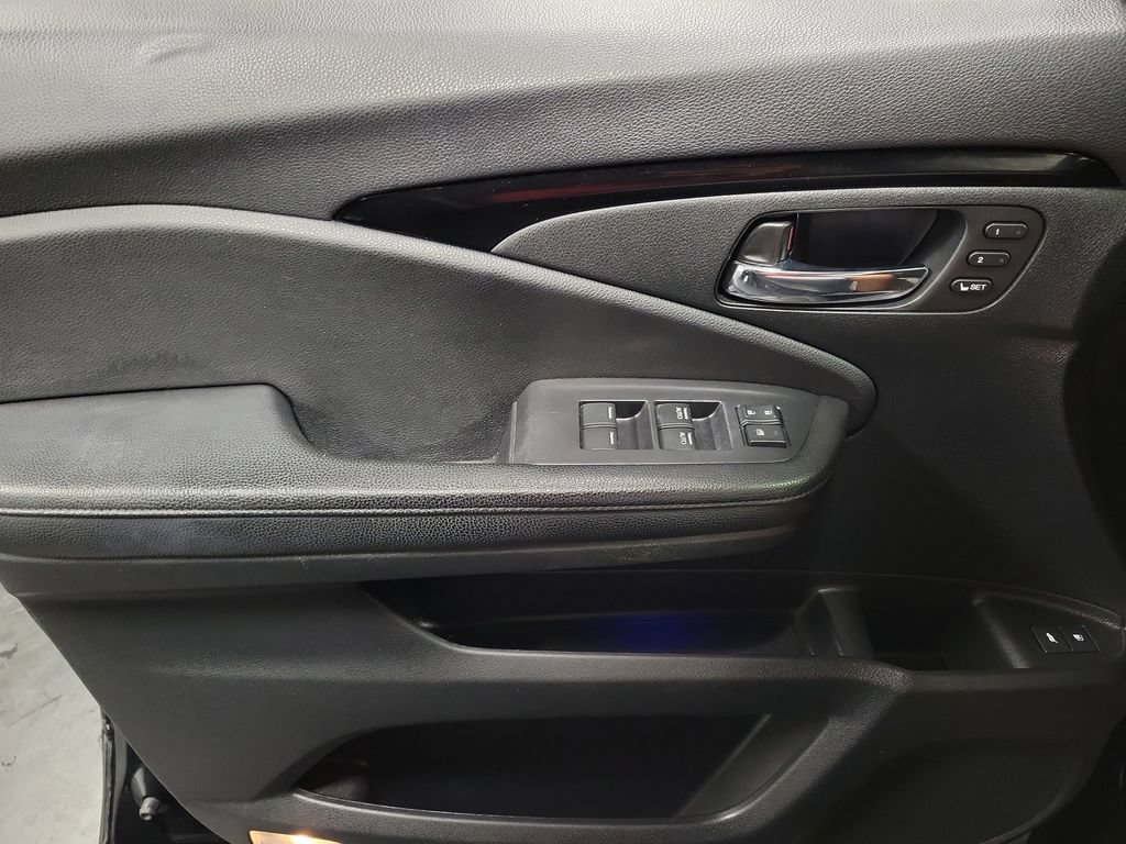 Used 2018 Honda Pilot Touring image 24