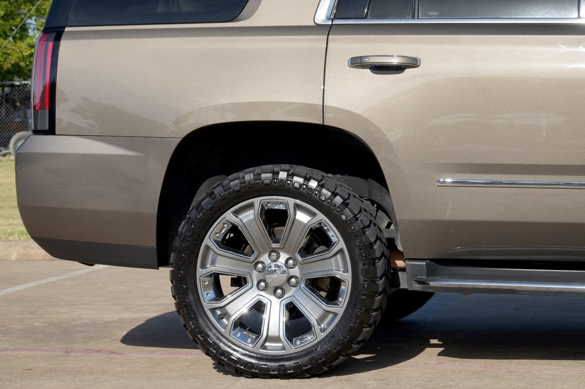 Used 2015 GMC Yukon Denali w/ Open Road Package AWD/4WD image 29