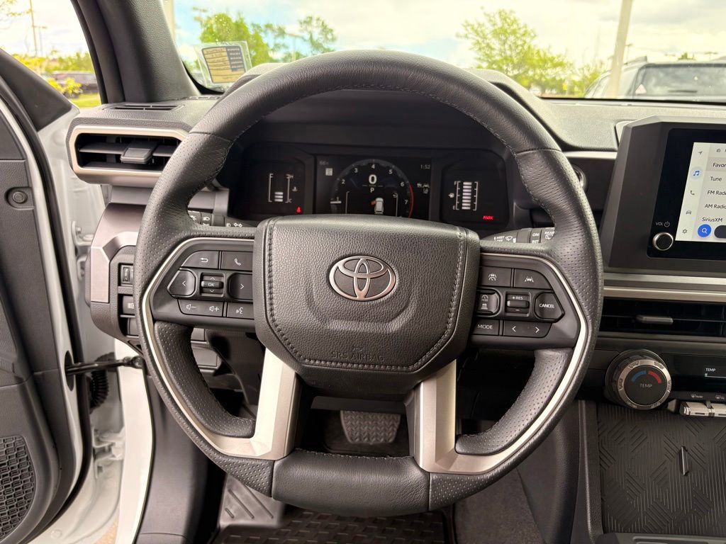 Used 2025 Toyota 4Runner SR5 AWD/4WD image 22
