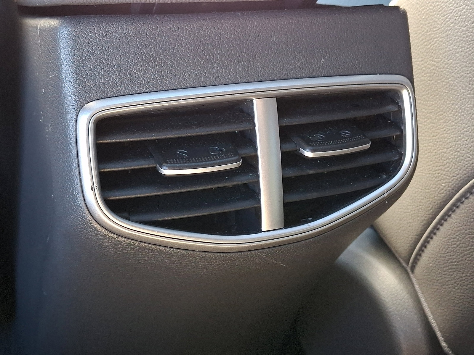 Used 2021 Hyundai Ioniq Limited image 11