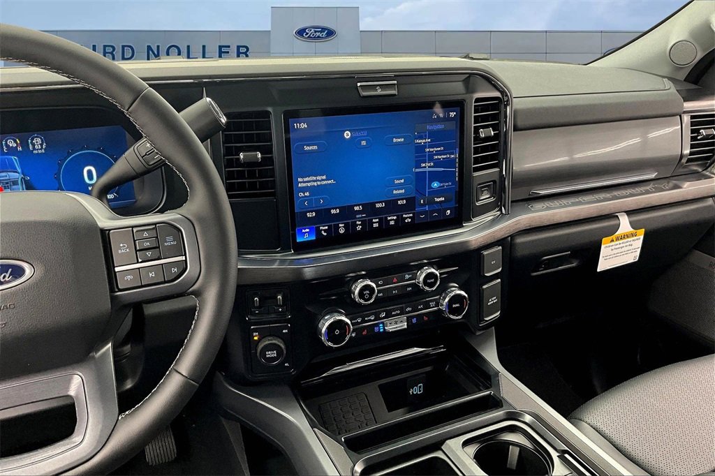 New 2026 Ford F350 4x4 Crew Cab DRW Super Duty image 6