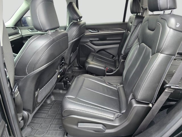Used 2023 Jeep Grand Cherokee L Limited AWD/4WD image 15