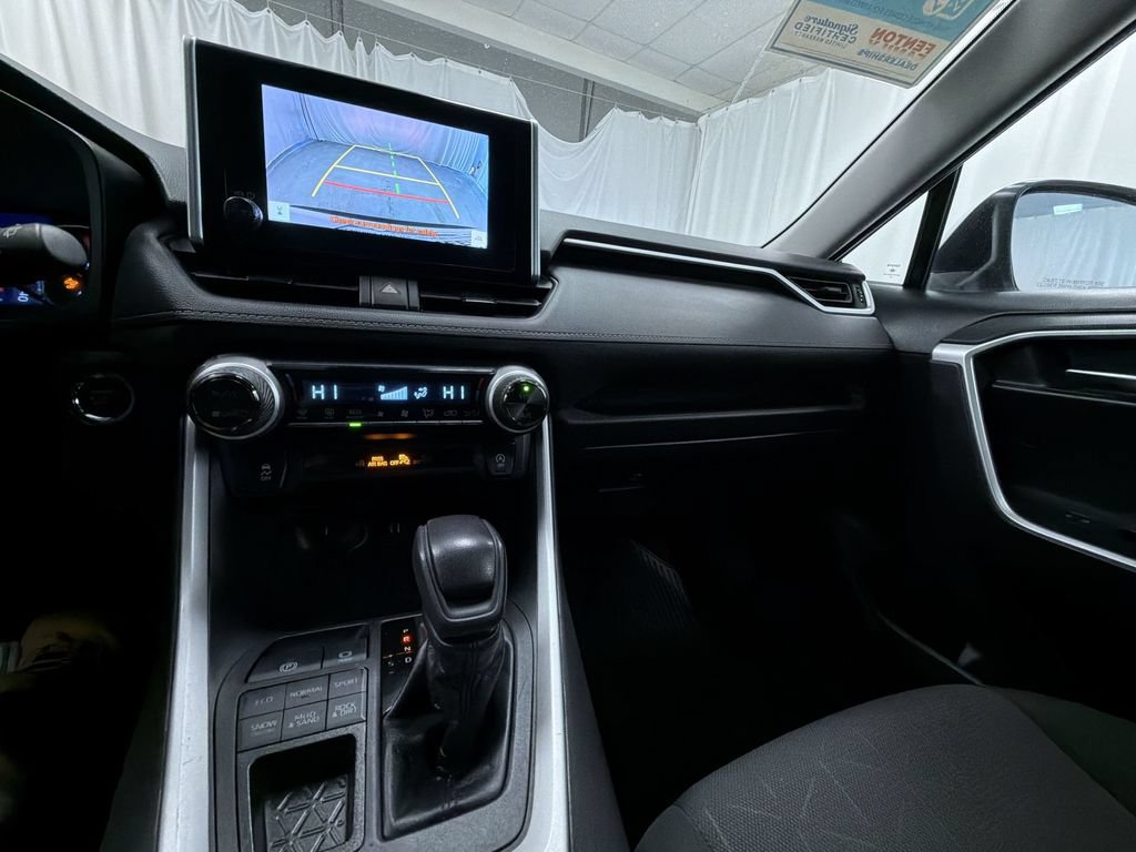 Used 2023 Toyota RAV4 XLE AWD/4WD image 14