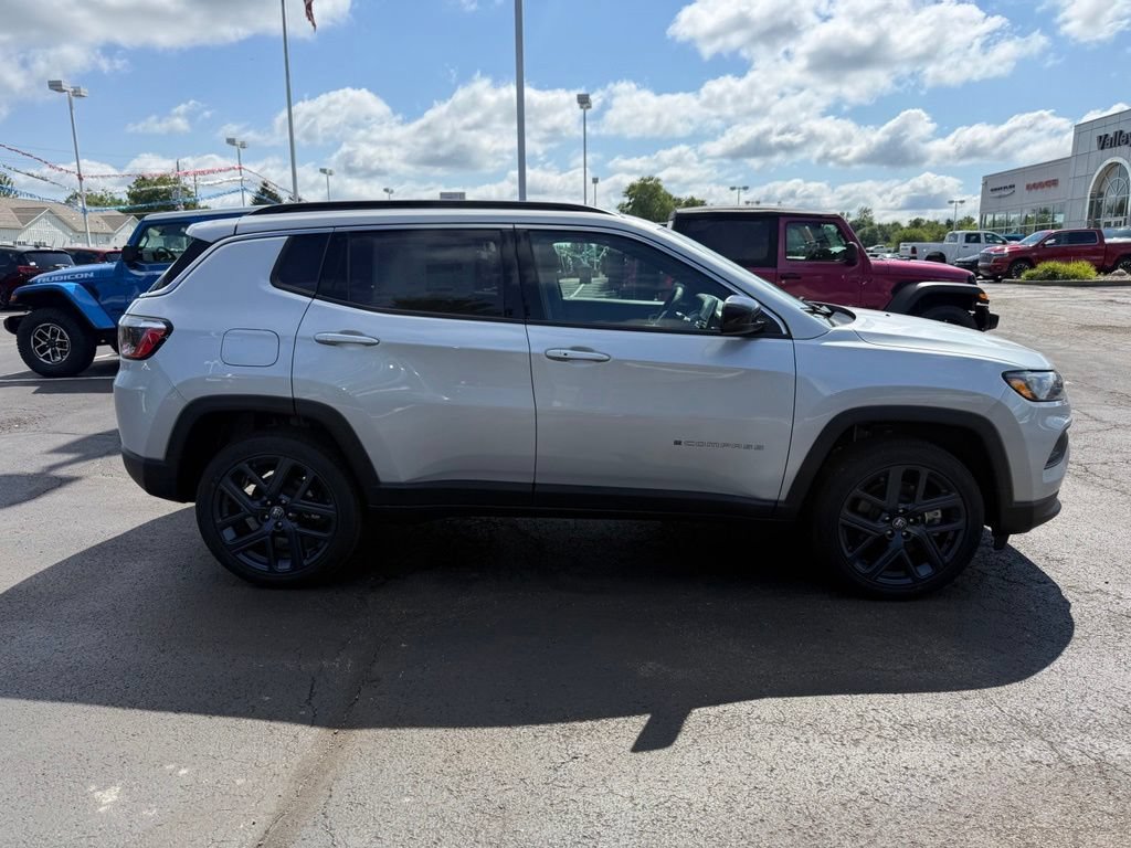 New 2026 Jeep Compass Latitude AWD/4WD image 2