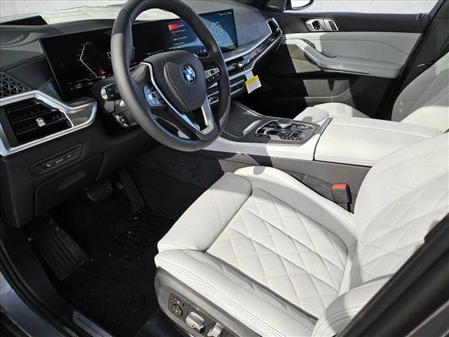 Used 2026 BMW X5 xDrive50e AWD/4WD image 9