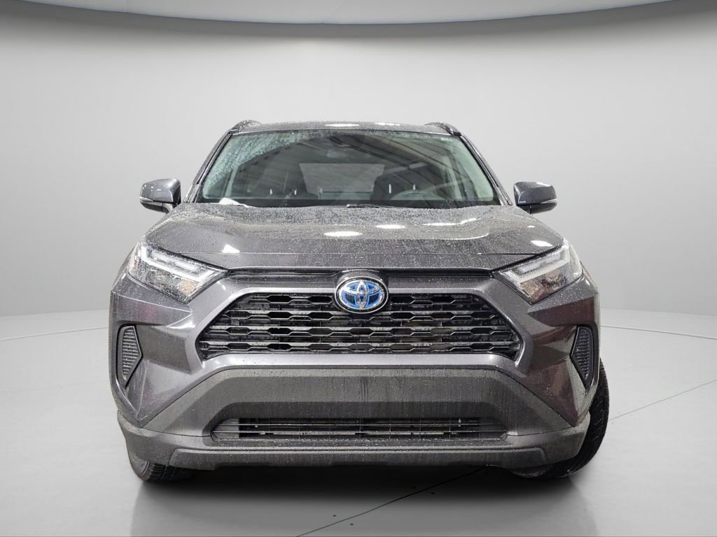 Used 2024 Toyota RAV4 LE AWD/4WD image 3