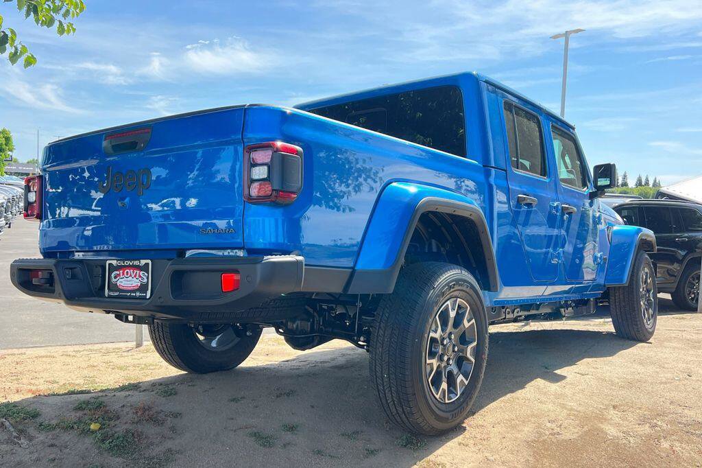 New 2026 Jeep Gladiator Sport AWD/4WD image 4