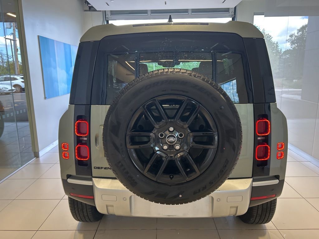 Used 2025 Land Rover Defender 110 S image 15