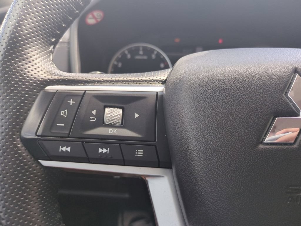 Used 2024 Mitsubishi Outlander SE Black Edition AWD/4WD image 34