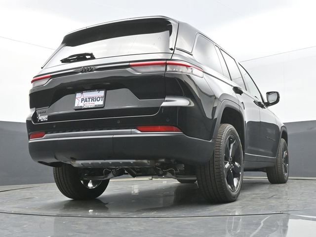 New 2026 Jeep Grand Cherokee Limited w/ Limited Altitude Package AWD/4WD image 39