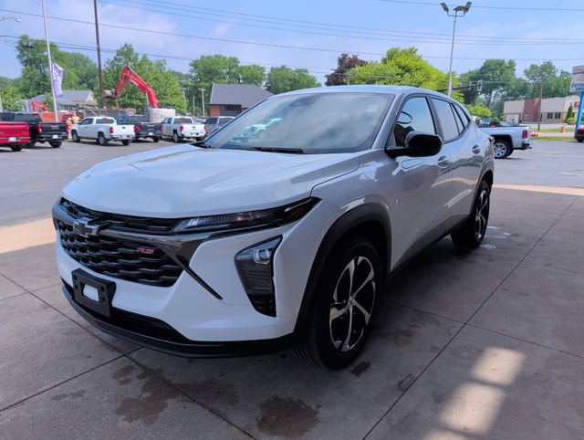 Used 2024 Chevrolet Trax RS FWD image 3