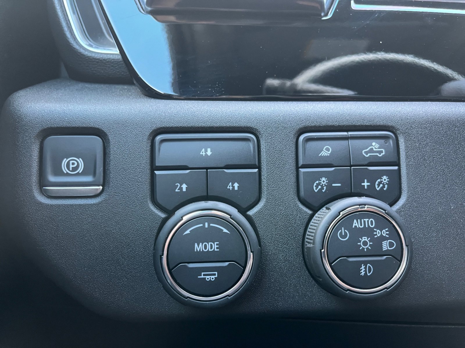 Used 2024 Chevrolet Silverado 2500 LT image 23