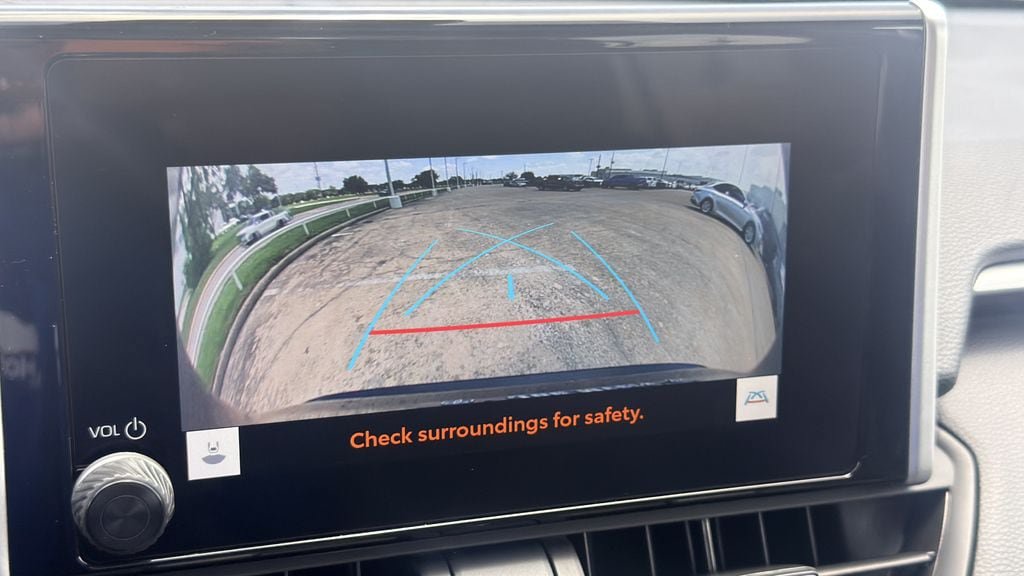 Used 2025 Toyota RAV4 XLE FWD image 15