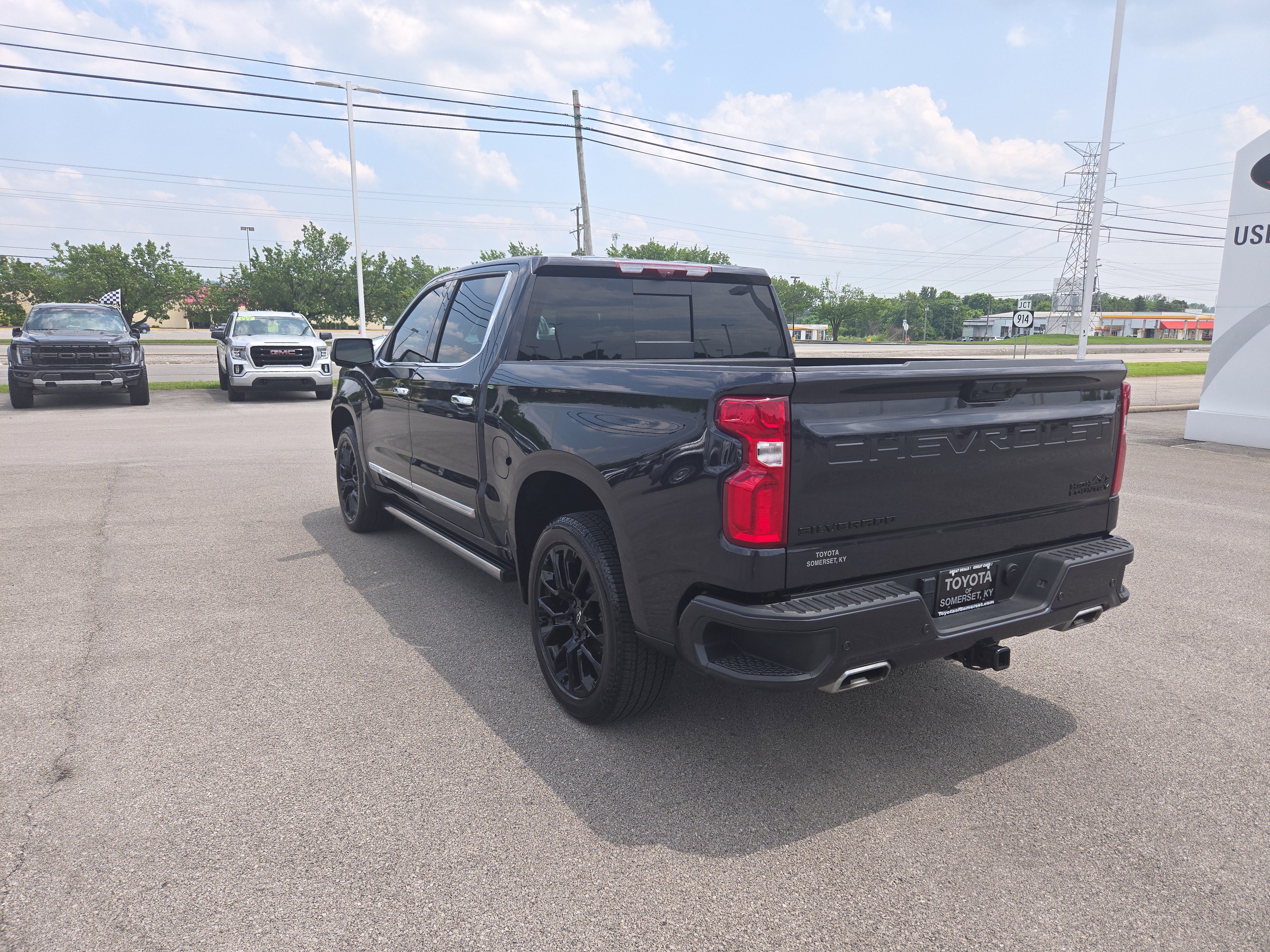 Used 2024 Chevrolet Silverado 1500 High Country w/ High Country Premium Package image 8