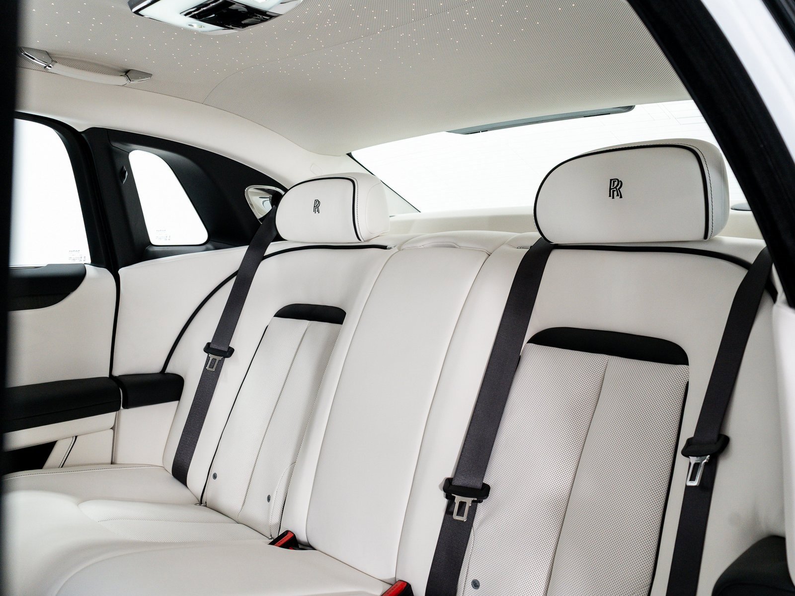New 2025 Rolls-Royce Ghost image 27