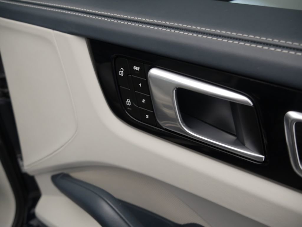 Certified 2023 Porsche Cayenne GTS AWD/4WD image 29