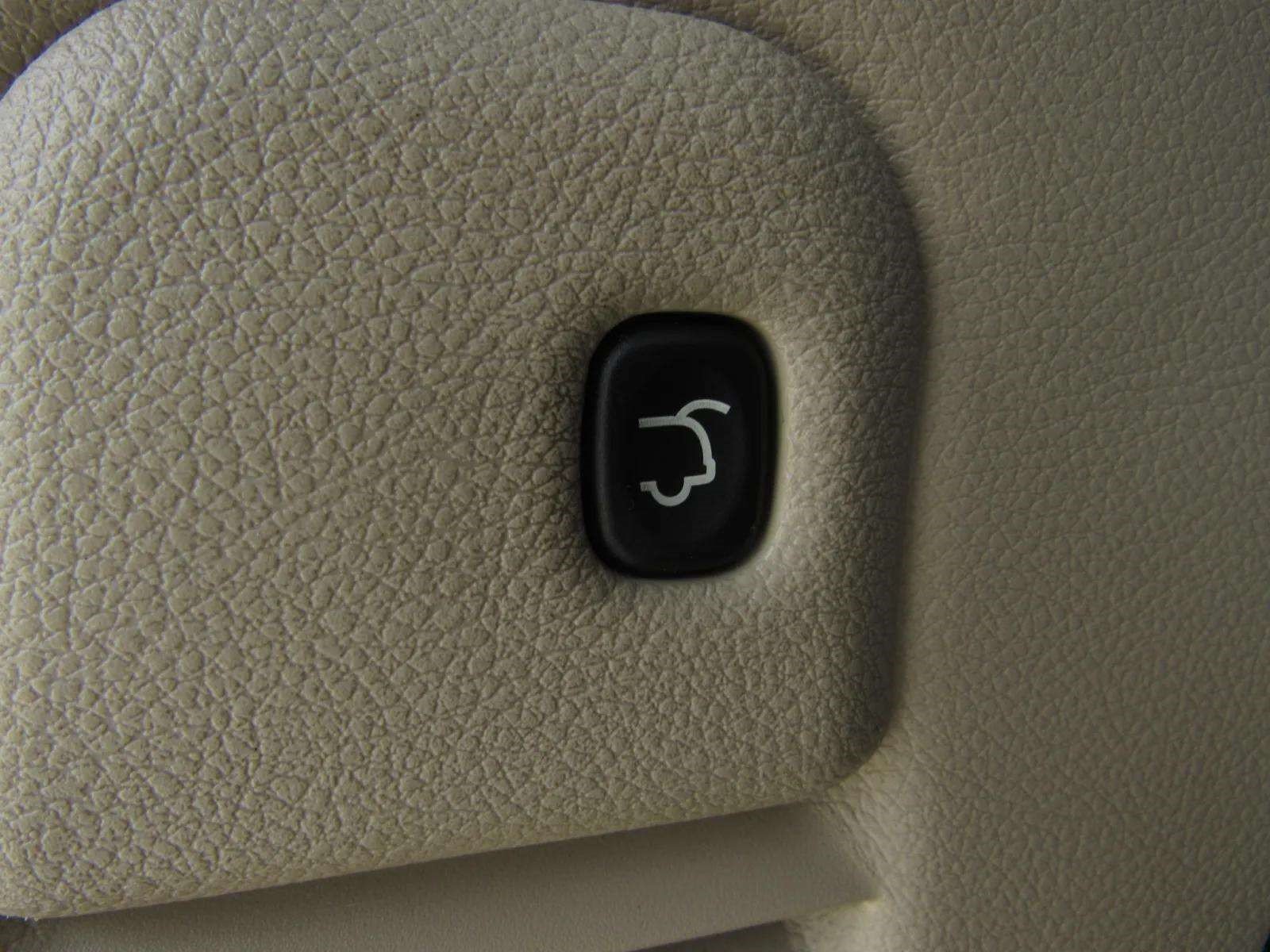 Used 2018 Jeep Grand Cherokee Laredo RWD image 13