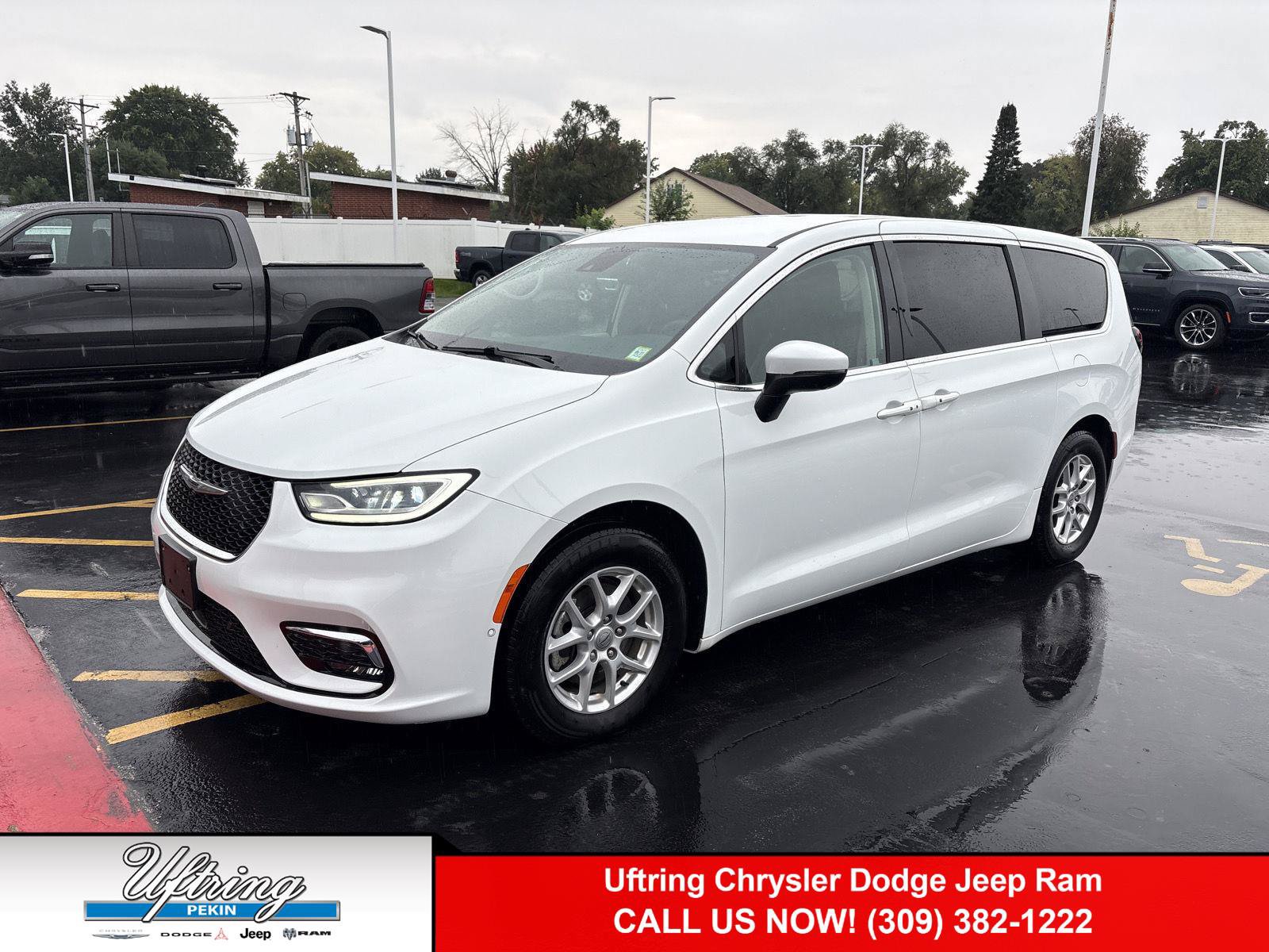 Used 2023 Chrysler Pacifica Touring-L