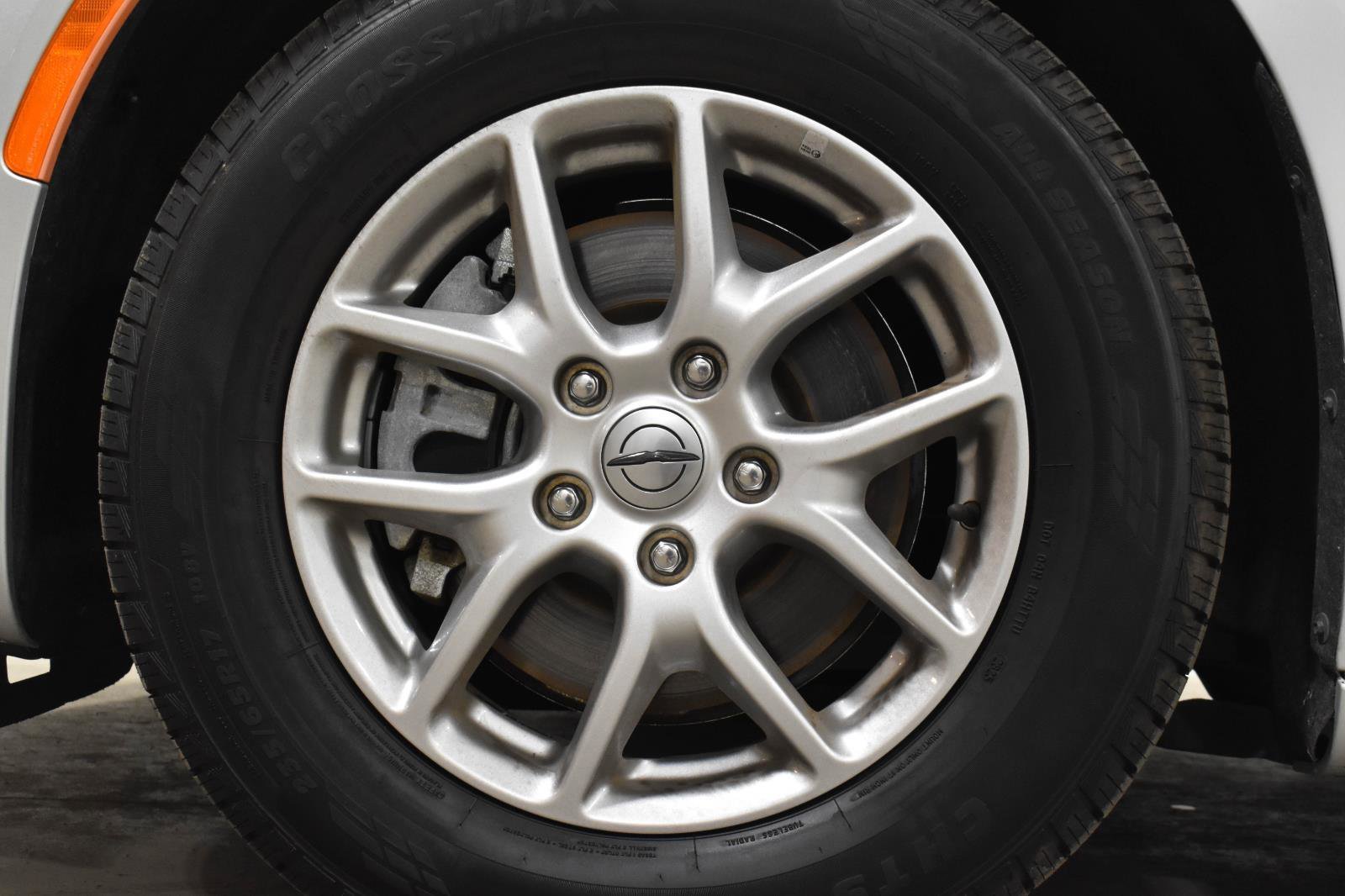 Used 2024 Chrysler Pacifica Touring-L image 32