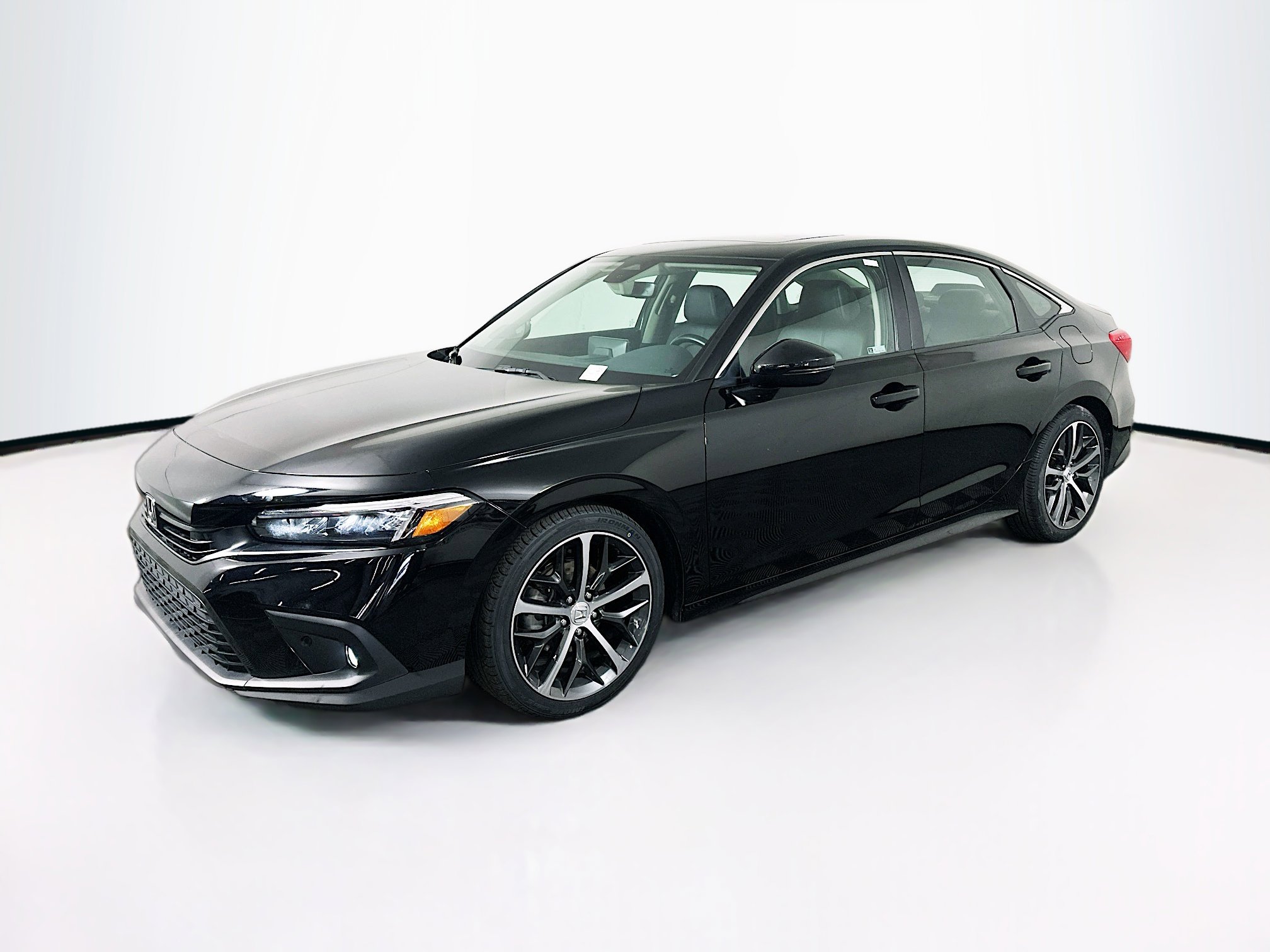 Used 2024 Honda Civic Touring image 3