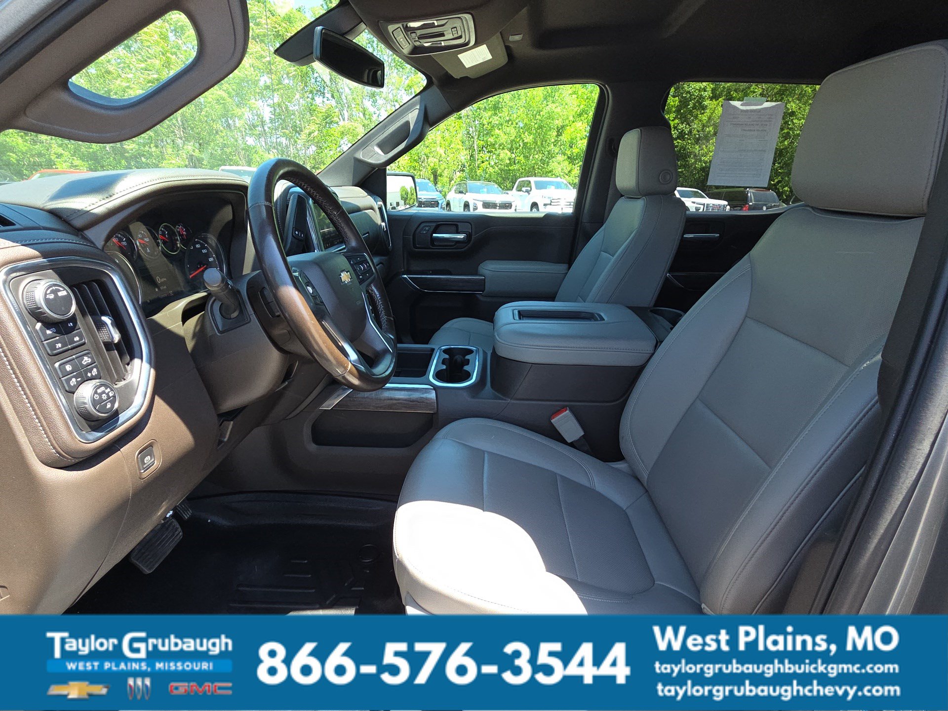 Used 2021 Chevrolet Silverado 1500 LTZ w/ Z71 Off-Road Package AWD/4WD image 17