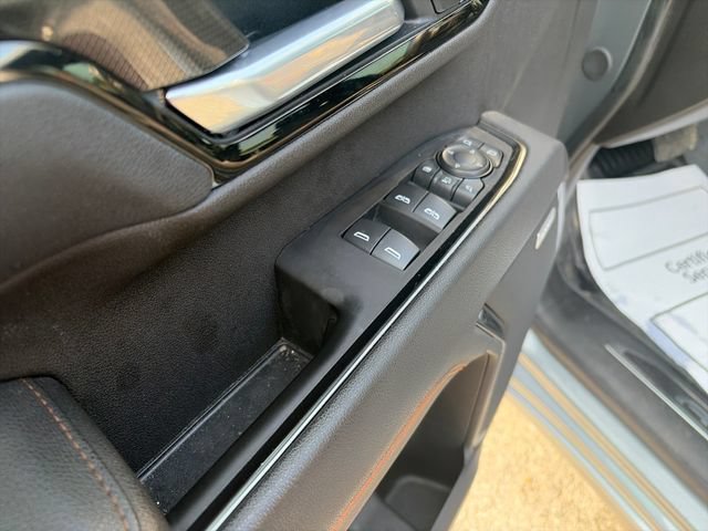 Used 2025 GMC Sierra 2500 AT4 AWD/4WD image 11