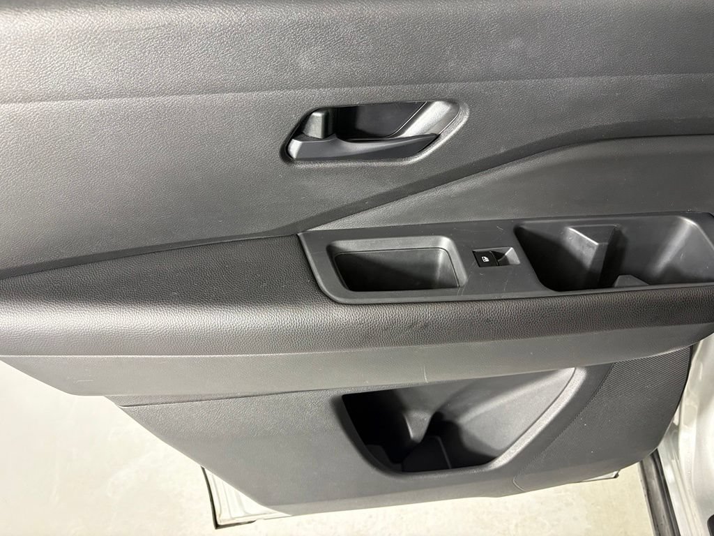 Used 2024 Nissan Pathfinder SV FWD image 36