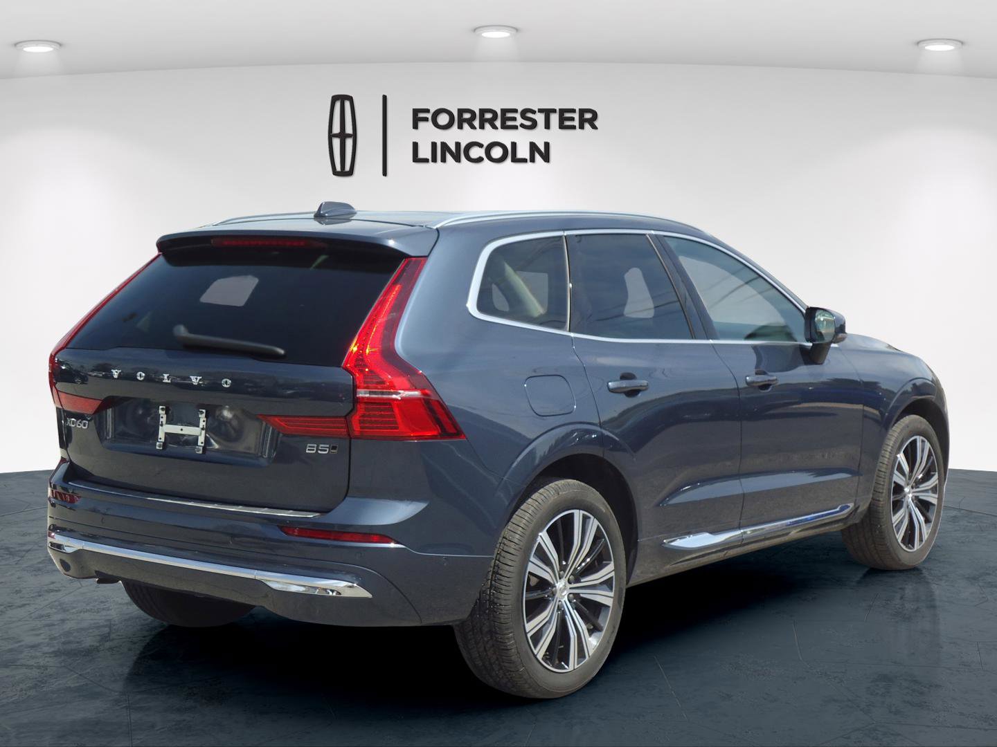 Used 2022 Volvo XC60 B5 Inscription w/ Advanced Package image 3