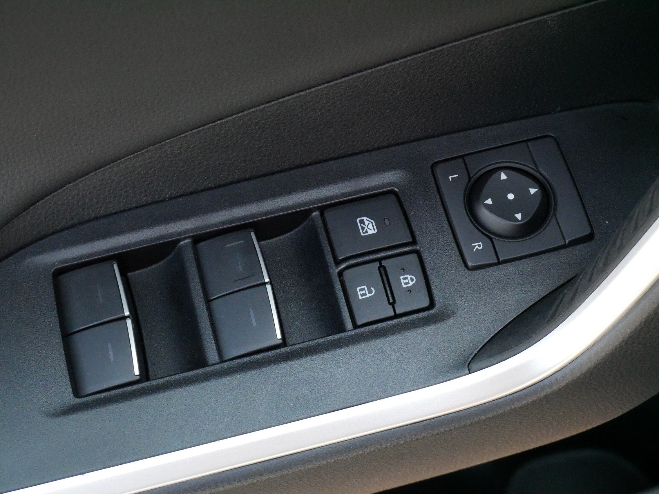 Certified 2025 Toyota RAV4 Limited w/ Advanced Technology Package AWD/4WD image 19